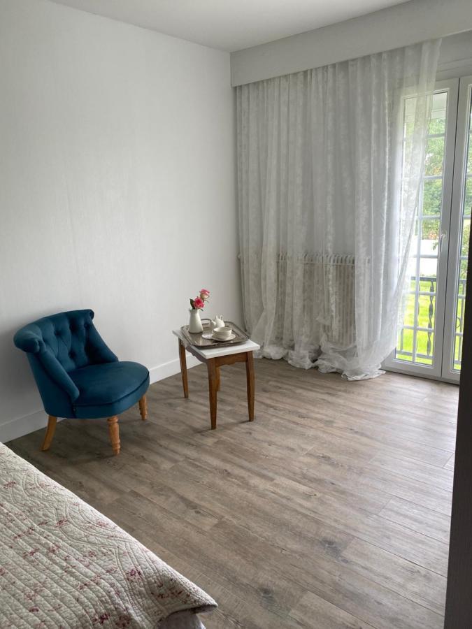 Bed and Breakfast Le Vieux Moulin Bouhet Exterior foto