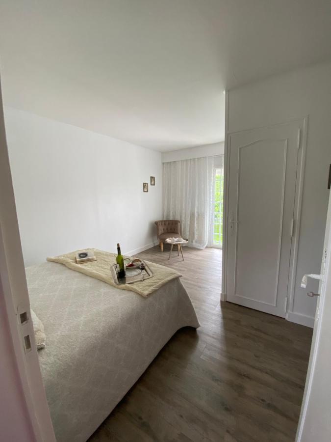 Bed and Breakfast Le Vieux Moulin Bouhet Exterior foto