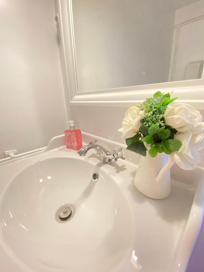 Bed and Breakfast Le Vieux Moulin Bouhet Exterior foto