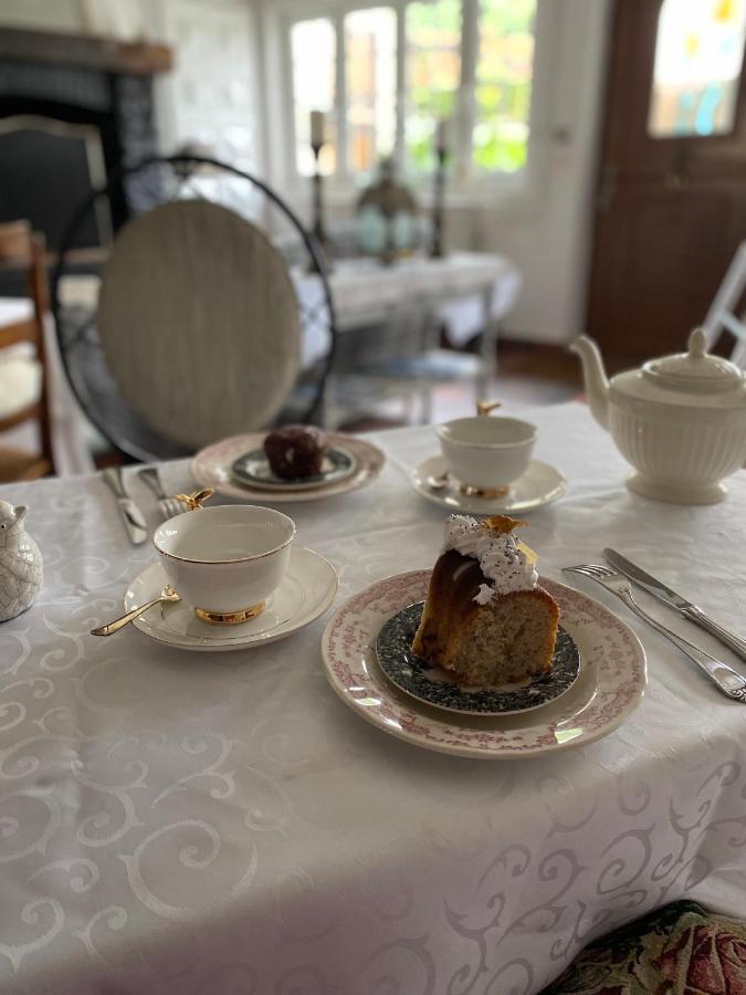 Bed and Breakfast Le Vieux Moulin Bouhet Exterior foto