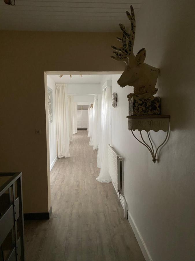 Bed and Breakfast Le Vieux Moulin Bouhet Exterior foto
