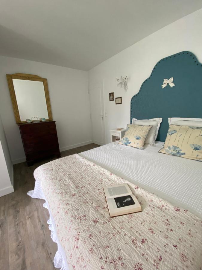 Bed and Breakfast Le Vieux Moulin Bouhet Exterior foto