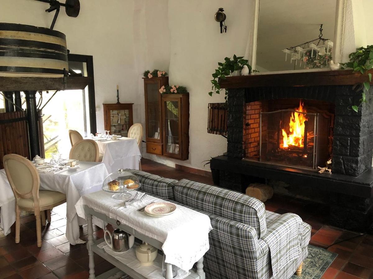 Bed and Breakfast Le Vieux Moulin Bouhet Exterior foto