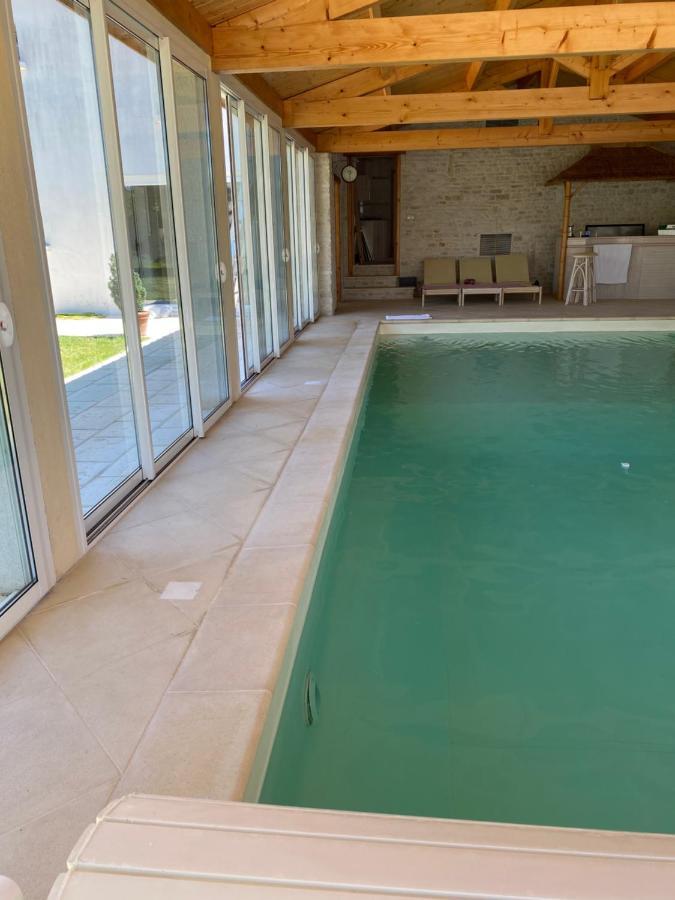 Bed and Breakfast Le Vieux Moulin Bouhet Exterior foto